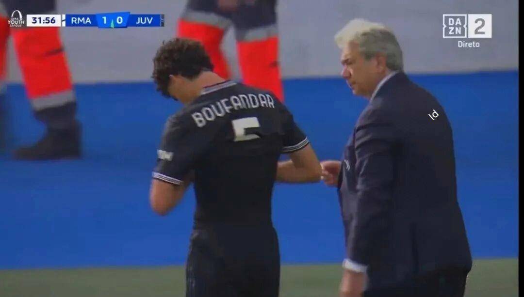 今晨西汉姆备战意大利杯，战术微调细节曝光，更衣室稳定，年轻球员得到机会 -mk体育入口