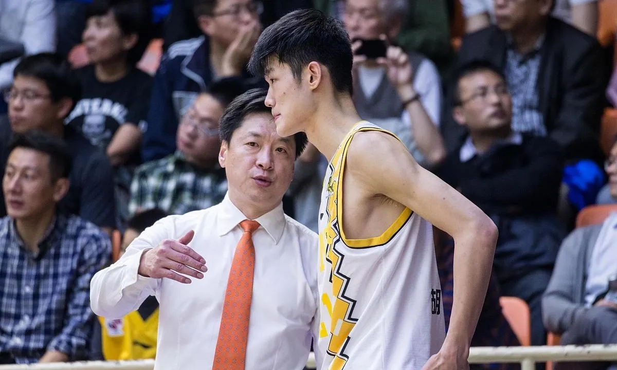 包含CBA季后赛冲刺阶段再迎强敌；武汉三镇刷新队史纪录；主帅态度——球迷炸锅；更衣室氛围转暖的词条-mk.com