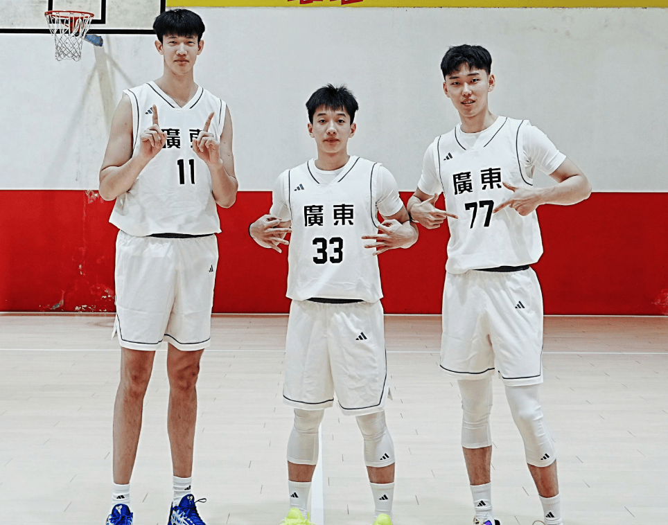 赛前突围战来临，深圳男篮围绕全明星赛主帅复盘，引发热议，高层口径保持一致 -mk娱乐网站